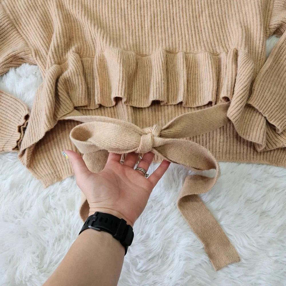 Lumiere Women's Beige Tie Back Ruffle Crewneck Long Sleeve‎ Sweater. Size L